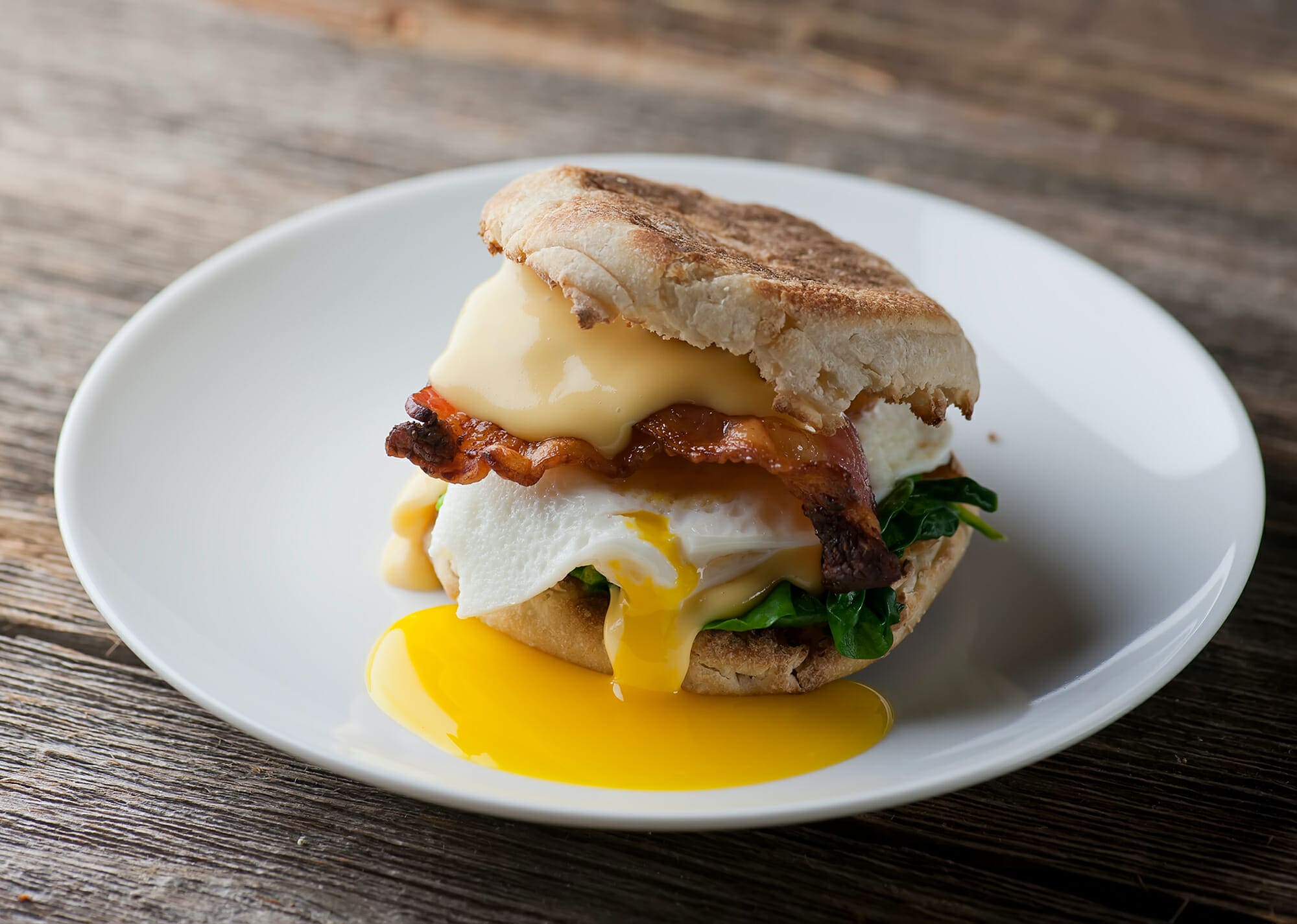 Egg & Bacon Cauliflower English Muffin Breakfast Sandwiches