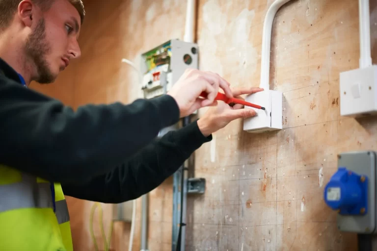 NVQ Level 3 Electrical Fast Track: Your Birmingham Route to Recognised Competence
